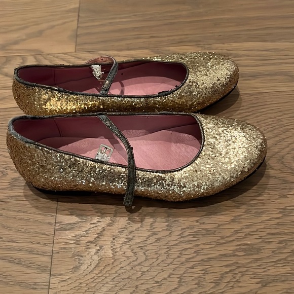 Jacadi Shoes Jacadi Girls Gold Shoes Size 29 2 Us Poshmark